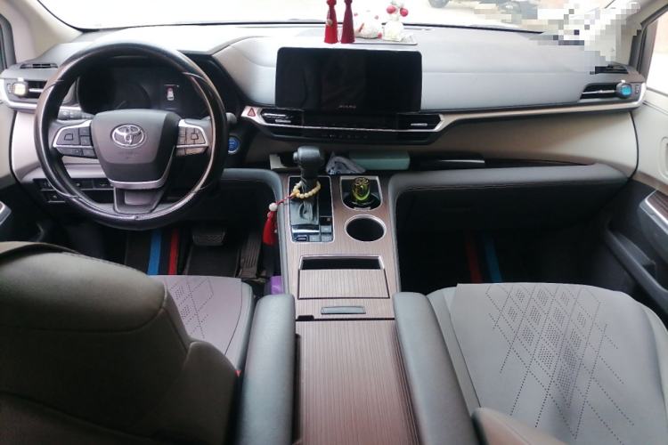 Used Toyota Granvia 2023 2.5L Hybrid Comfort Edition Center Console
