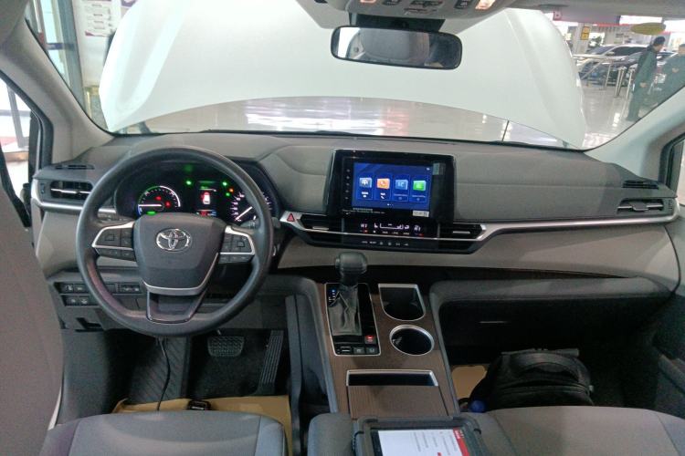 Used Toyota Granvia 2023 2.5L Hybrid Comfort Edition Center Console