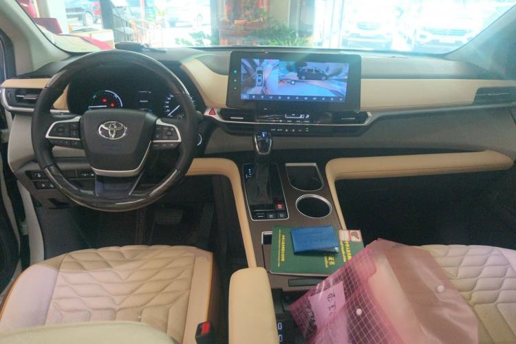 Used Toyota Granvia 2023 2.5L Hybrid Comfort Edition Center Console