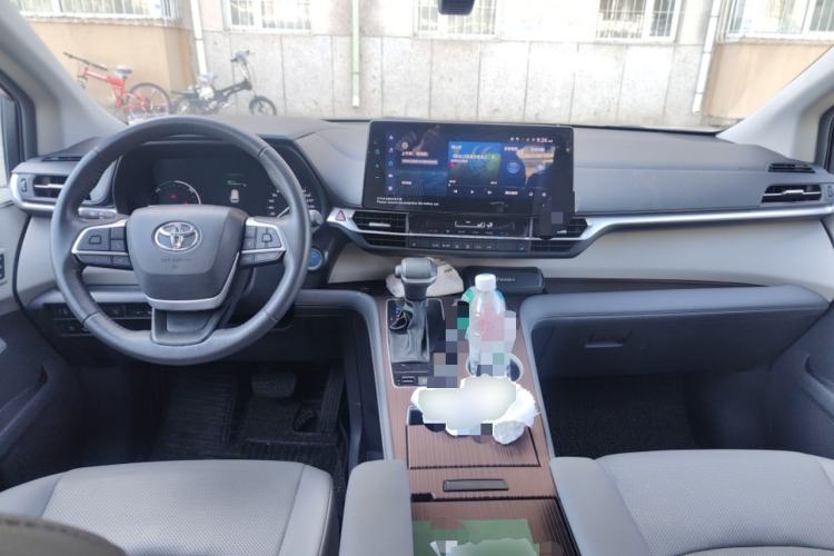 Used Toyota Granvia 2023 2.5L Hybrid Prestige PLUS Edition Center Console