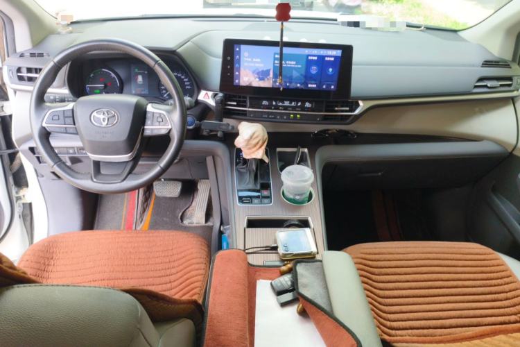 Used Toyota Granvia 2023 2.5L Hybrid Prestige PLUS Edition Center Console