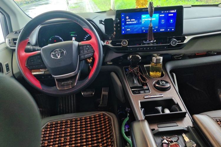 Used Toyota Granvia 2023 2.5L Hybrid Prestige PLUS Edition Center Console