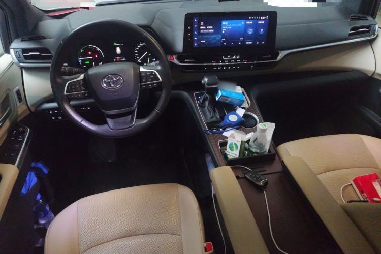 Used Toyota Granvia 2023 2.5L Hybrid Prestige PLUS Edition Center Console