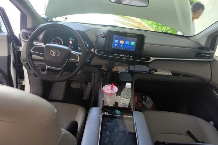 Used Toyota Granvia 2023 2.5L Hybrid Comfort Edition Center Console