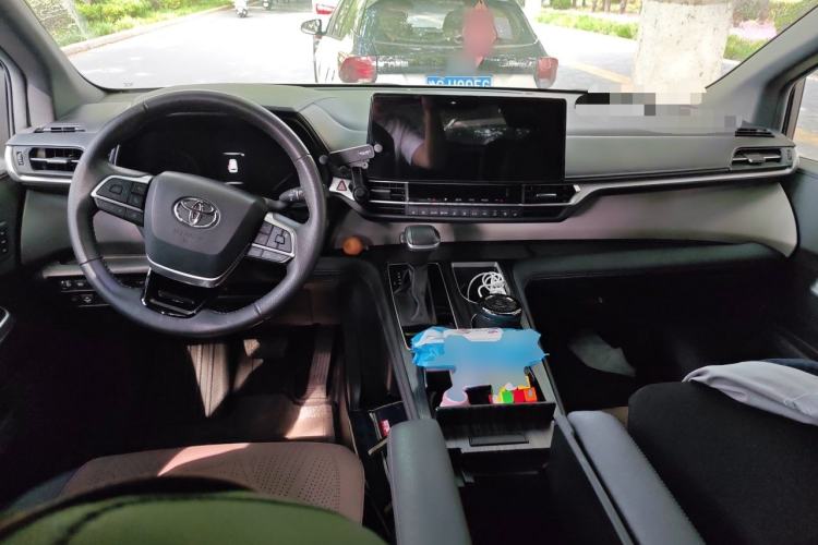 Used Toyota Granvia 2023 2.5L Hybrid Prestige VIP Edition Center Console