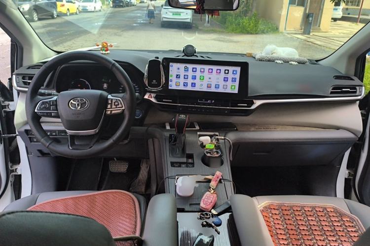 Used Toyota Granvia 2023 2.5L Hybrid Comfort Edition Center Console