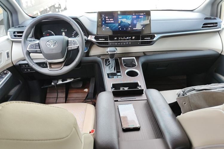Used Toyota Granvia 2023 2.5L Hybrid Prestige PLUS Edition Center Console