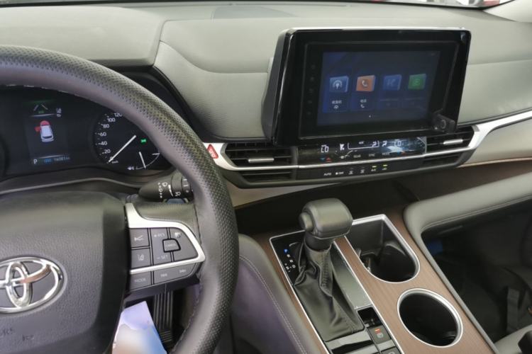 Used Toyota Granvia 2023 2.5L Hybrid Comfort Edition Center Console
