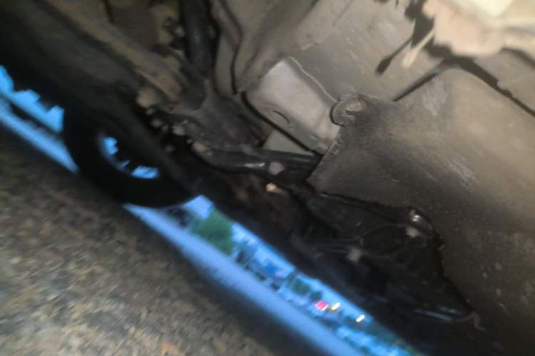 Used Toyota Granvia 2023 2.5L Hybrid Luxury Edition Chassis Front Left