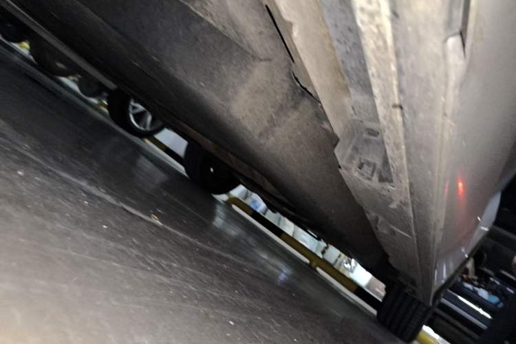 Used Toyota Granvia 2023 2.5L Hybrid Flagship VIP Edition Chassis Front Left