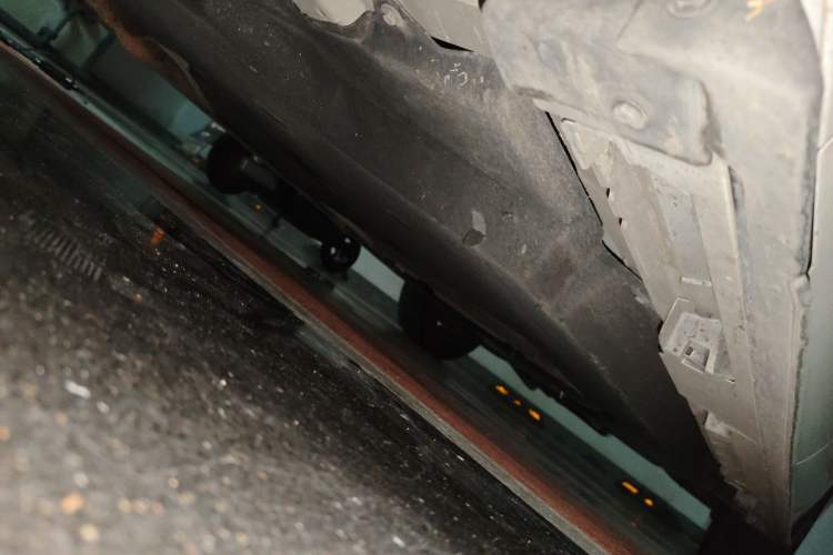 Used Toyota Granvia 2023 2.5L Hybrid Flagship VIP Edition Chassis Front Left