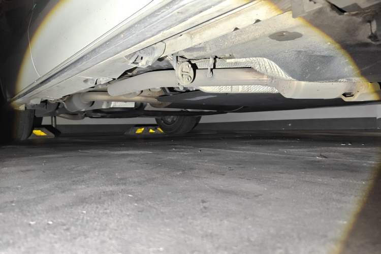 Used Toyota Granvia 2023 2.5L Hybrid Luxury Edition Chassis Front Right