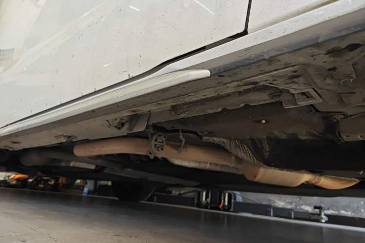 Used Toyota Granvia 2023 2.5L Hybrid Flagship VIP Edition Chassis Front Right