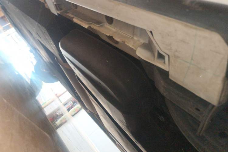 Used Toyota Granvia 2023 2.5L Hybrid Comfort Edition Chassis Rear Left