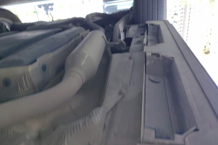 Used Toyota Granvia 2023 2.5L Hybrid Comfort Edition Chassis Rear Right