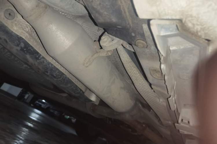 Used Toyota Granvia 2023 2.5L Hybrid Comfort Edition Chassis Rear Right