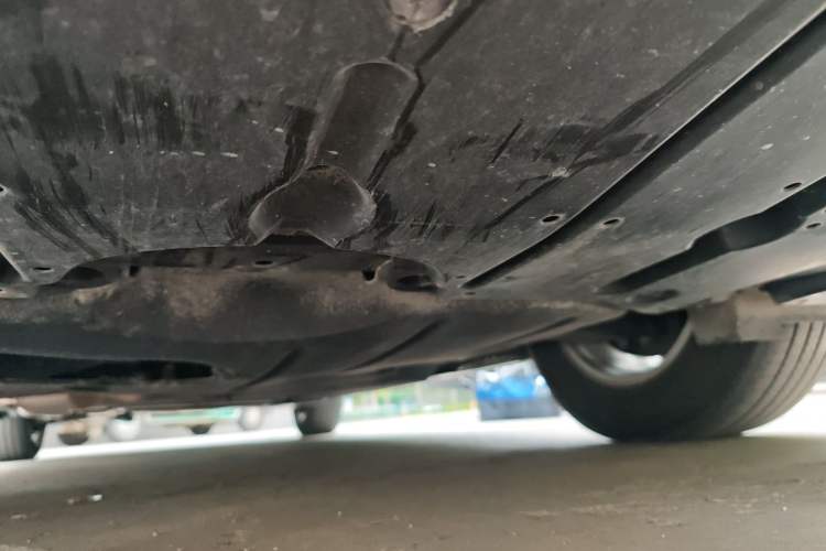 Used Toyota Granvia 2023 2.5L Hybrid Comfort Edition Chassis Rear Right