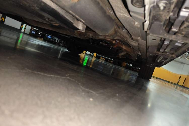 Used Toyota Granvia 2023 2.5L Hybrid Prestige PLUS Edition Chassis Rear Right