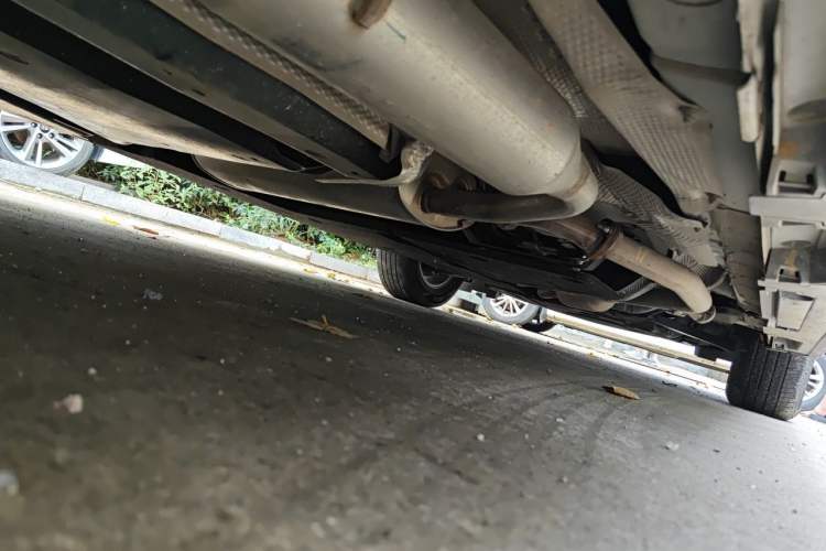 Used Toyota Granvia 2023 2.5L Hybrid Comfort Edition Chassis Rear Right