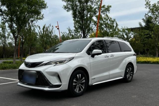 Used Toyota Granvia 2023 2.5L Hybrid Luxury Edition