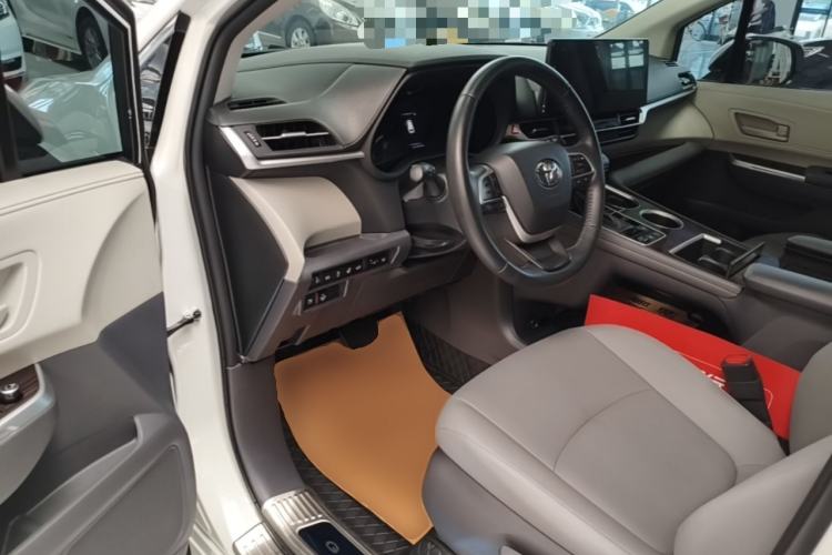 Used Toyota Granvia 2023 2.5L Hybrid Comfort Edition Driver Seat