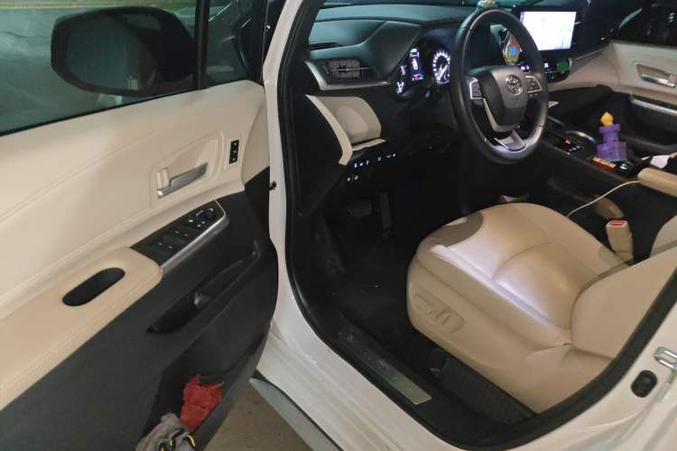 Used Toyota Granvia 2023 2.5L Hybrid Prestige PLUS Edition Driver Seat