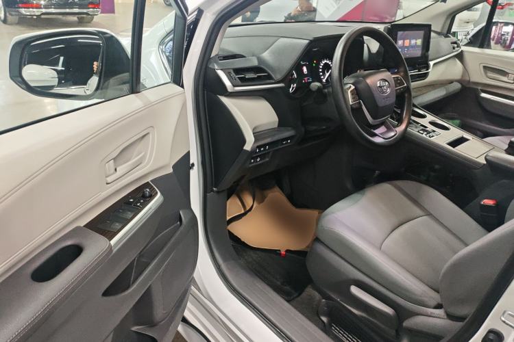 Used Toyota Granvia 2023 2.5L Hybrid Comfort Edition Driver Seat