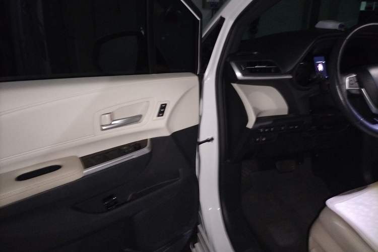 Used Toyota Granvia 2023 2.5L Hybrid Prestige PLUS Edition Driver Seat