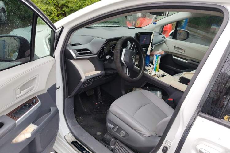 Used Toyota Granvia 2023 2.5L Hybrid Comfort Edition Driver Seat