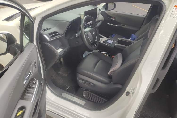 Used Toyota Granvia 2023 2.5L Hybrid Flagship VIP Edition Driver Seat