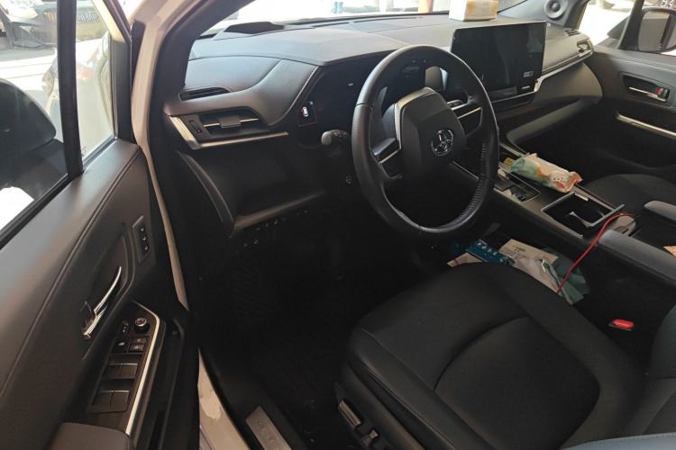 Used Toyota Granvia 2023 2.5L Hybrid Flagship VIP Edition Driver Seat