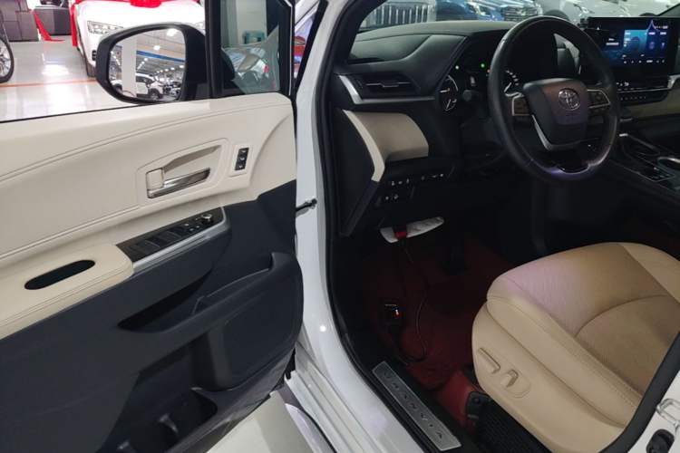 Used Toyota Granvia 2023 2.5L Hybrid Prestige VIP Edition Driver Seat