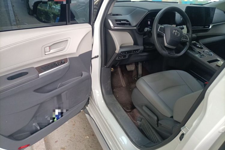 Used Toyota Granvia 2023 2.5L Hybrid Luxury Edition Driver Seat