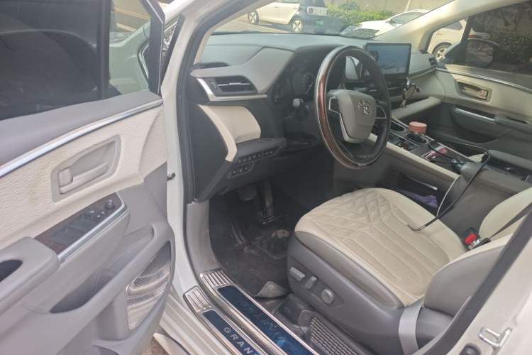Used Toyota Granvia 2023 2.5L Hybrid Comfort Edition Driver Seat