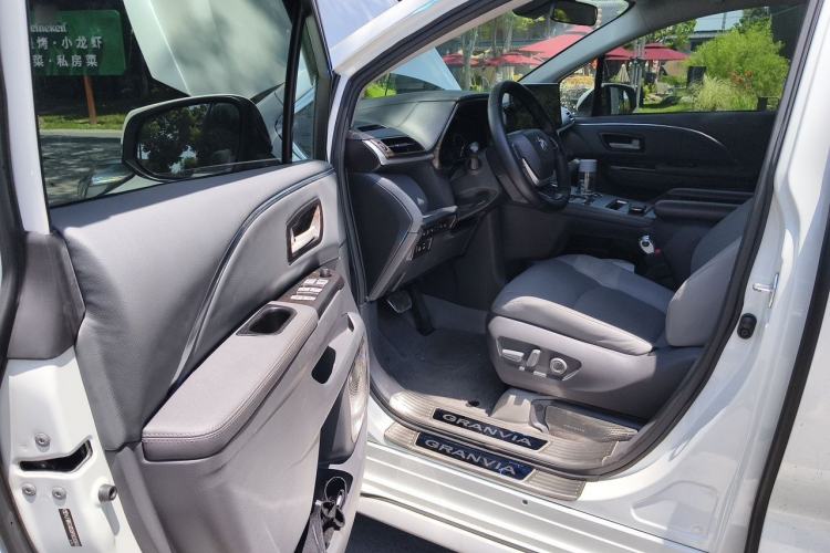 Used Toyota Granvia 2023 2.5L Hybrid Prestige Wellness PLUS Edition Driver Seat