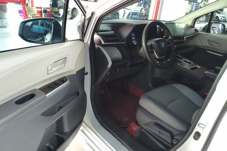 Used Toyota Granvia 2023 2.5L Hybrid Comfort Edition Driver Seat