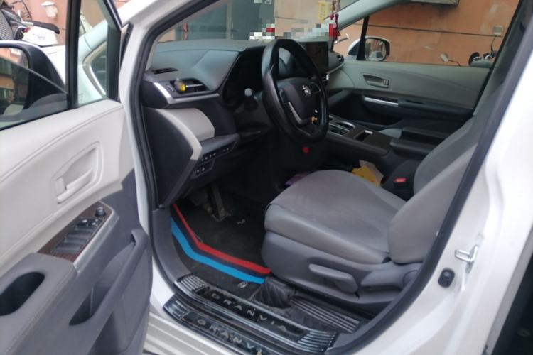 Used Toyota Granvia 2023 2.5L Hybrid Comfort Edition Driver Seat