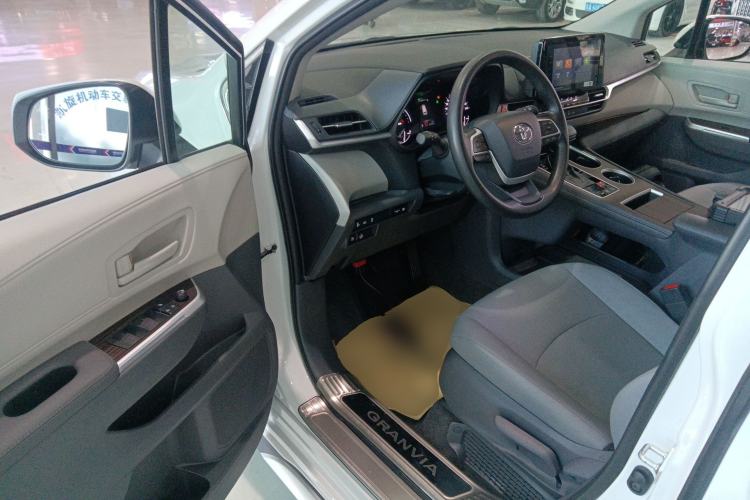 Used Toyota Granvia 2023 2.5L Hybrid Comfort Edition Driver Seat