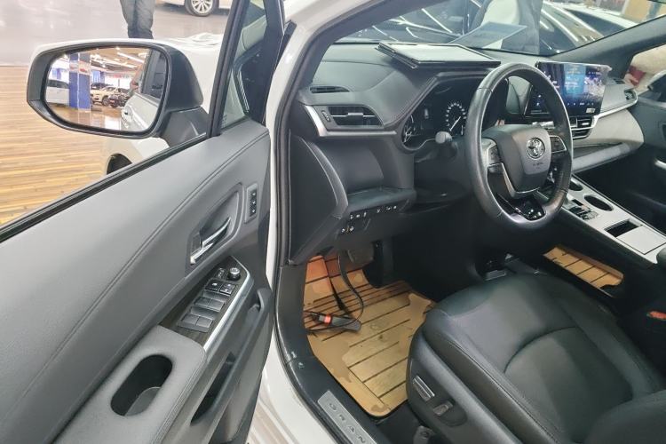 Used Toyota Granvia 2023 2.5L Hybrid Prestige VIP Edition Driver Seat