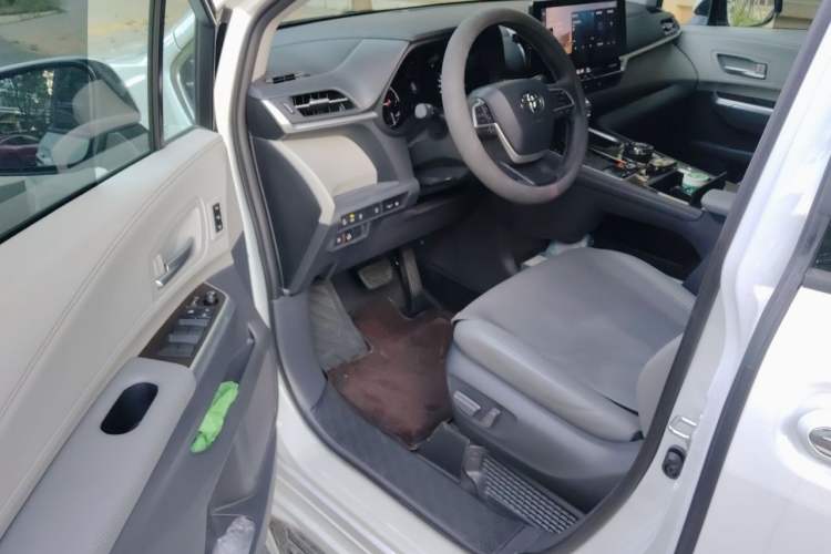 Used Toyota Granvia 2023 2.5L Hybrid Prestige PLUS Edition Driver Seat