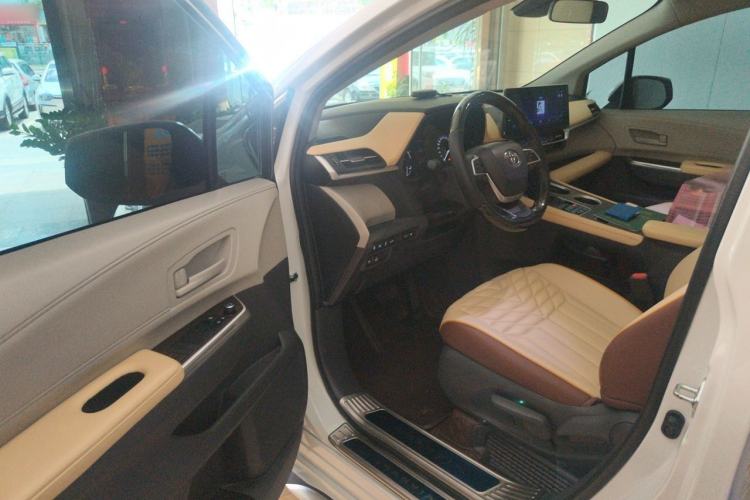 Used Toyota Granvia 2023 2.5L Hybrid Comfort Edition Driver Seat