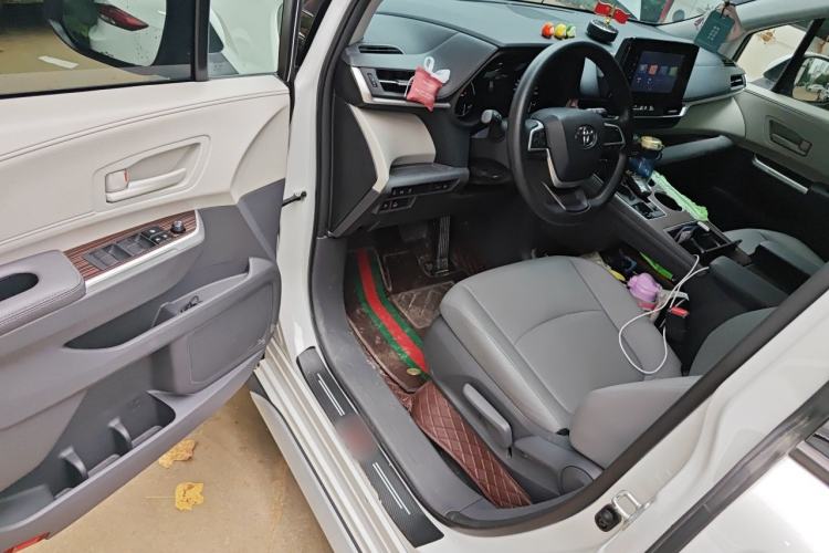 Used Toyota Granvia 2023 2.5L Hybrid Comfort Edition Driver Seat