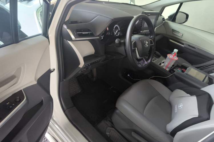 Used Toyota Granvia 2023 2.5L Hybrid Comfort Edition Driver Seat
