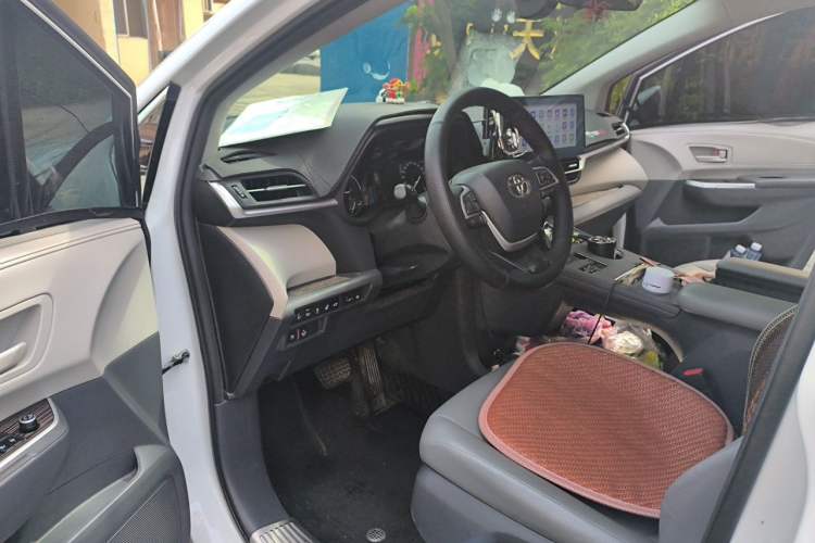 Used Toyota Granvia 2023 2.5L Hybrid Comfort Edition Driver Seat