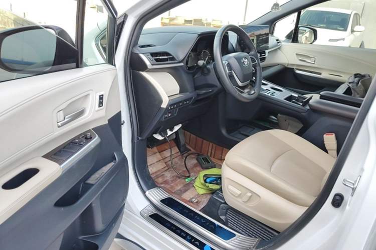 Used Toyota Granvia 2023 2.5L Hybrid Prestige PLUS Edition Driver Seat