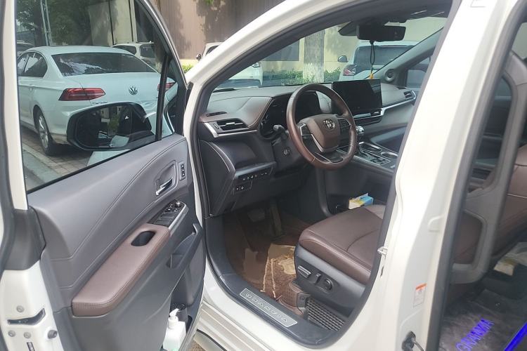 Used Toyota Granvia 2023 2.5L Hybrid Flagship VIP Edition Driver Seat