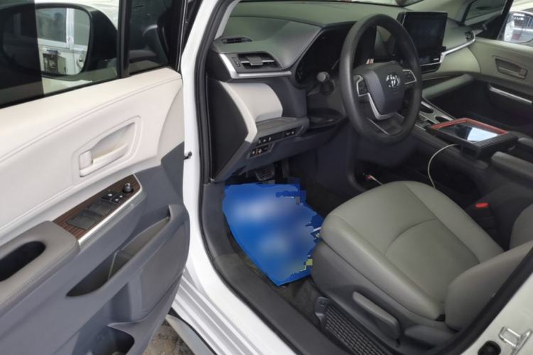 Used Toyota Granvia 2023 2.5L Hybrid Comfort Edition Driver Seat
