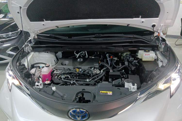 Used Toyota Granvia 2023 2.5L Hybrid Comfort Edition Engine Bay