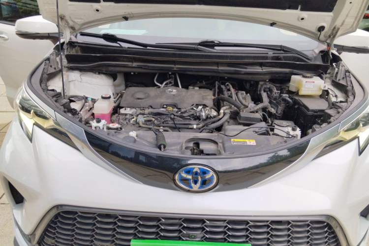 Used Toyota Granvia 2023 2.5L Hybrid Prestige PLUS Edition Engine Bay