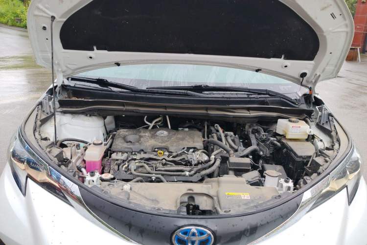 Used Toyota Granvia 2023 2.5L Hybrid Comfort Edition Engine Bay